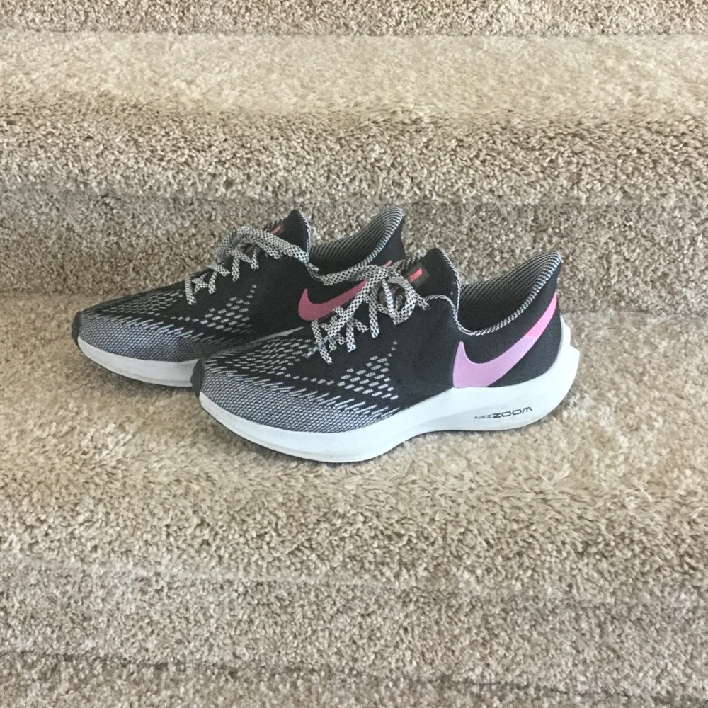 Nike ZOOM running shoe, size 7.5
